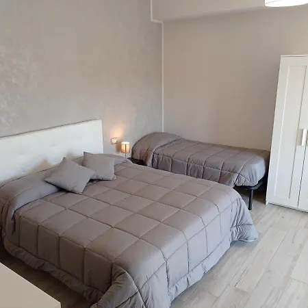 ベッド・アンド・ブレックファスト Albachiara 3*